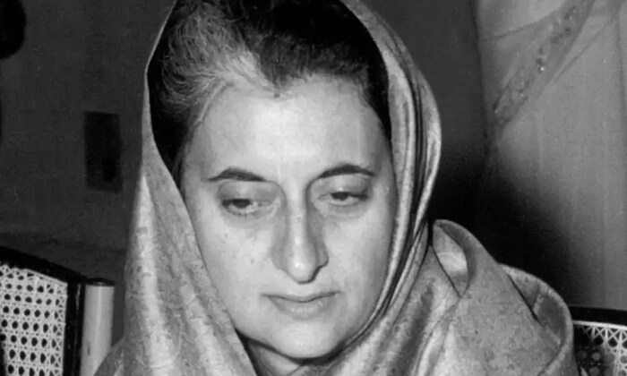 अशा स्थितीत जानेवारी 1978 मध्ये इंदिराजींनी पुन्हा काँग्रेस तोडून नवा पक्ष स्थापन केला. त्याला काँग्रेस (आय) असे नाव दिले. याला त्यांनी खरी काँग्रेस म्हटले. त्याचा परिणाम राष्ट्रीय राजकारणापासून राज्यांपर्यंत झाला. सर्वत्र काँग्रेसचे दोन तुकडे झाले. यावेळी इंदिरा गांधींनी निवडणूक आयोगाकडे नवीन निवडणूक चिन्हाची मागणी केली. गाय-वासरू हे निवडणूक चिन्ह ही काँग्रेसची देशभरात नकारात्मक निवडणूक चिन्ह म्हणून ओळख बनली होती. देशभरातील लोक गायीला इंदिरा आणि वासराकडे संजय गांधी म्हणून पाहत होते. या निवडणूक चिन्हावरून विरोधक सातत्याने आई-मुलावर हल्लाबोल करत होते. इंदिराजींना या निवडणूक चिन्हापासून मुक्ती हवी होती, असे मानले जात होते. 1978 मध्ये त्यांनी काँग्रेस तोडली तेव्हा निवडणूक आयोगाने हे चिन्ह गोठवले.