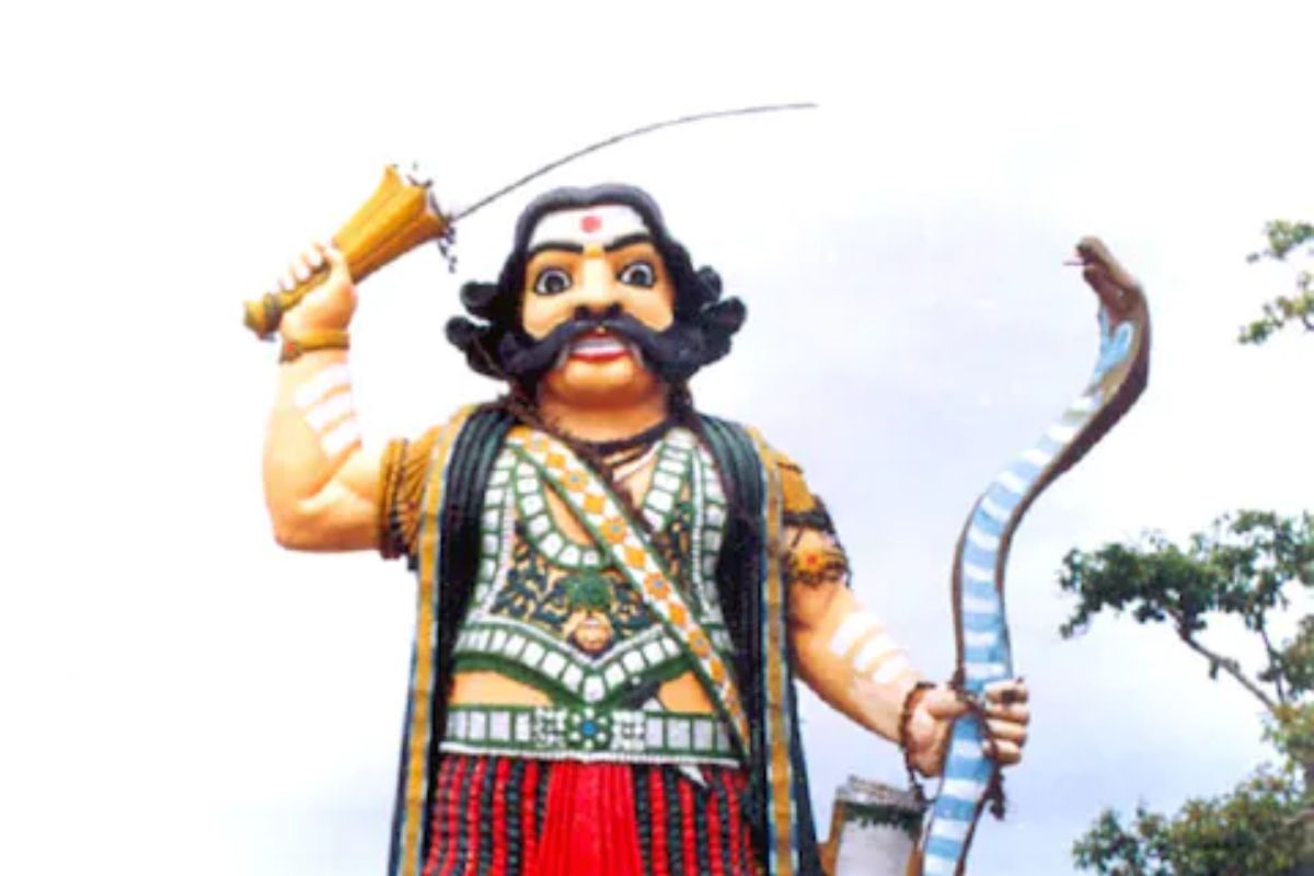 म्हैसूरमध्ये रावणाचा नव्हे तर या राक्षसाच्या मृत्यूवर साजरा होतो जगप्रसिद्ध दसरा