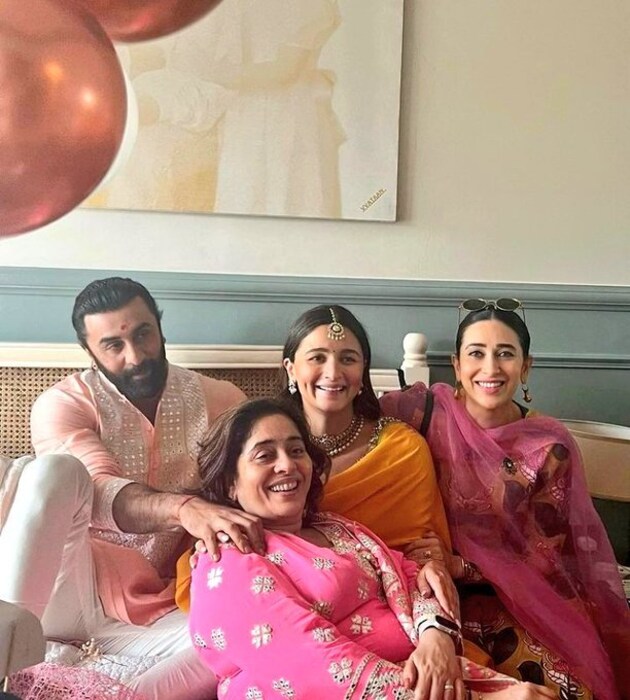  नीतू कपूर, रिध्दीमा कपूर, आजी नीला देवी, आलियाची बहिण शाहीन भट्ट देखील ट्रेडिशन आऊटफिटमध्ये बेबी शॉवरमध्ये दिसली. 