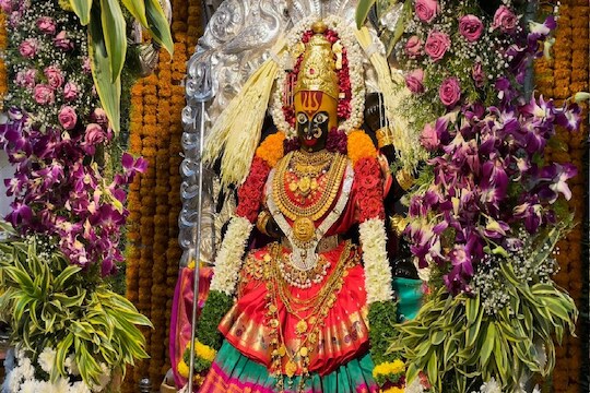 Dasara 2022 : सोलापूरच्या देवीचे पाकिस्तान कनेक्शन, आजही जपलाय ठेवा! Video