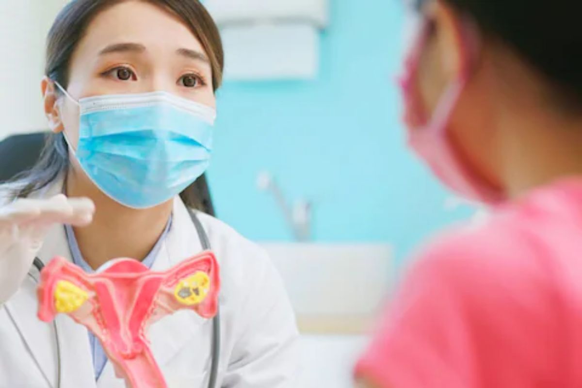 Women Health : अचानक शरीरात झालेला हा बदल म्हणजे PCOS; लक्षणं दिसताच करा हे उपाय