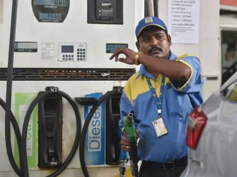 मुंबईकरांना दिलासा मात्र 'या' शहरांमध्ये राहणाऱ्यांचं वाढलं टेन्शन