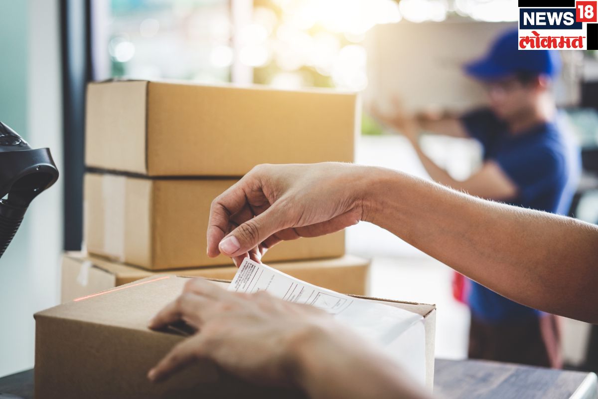 आज पोस्टाची उपयुक्तता केवळ पत्रांपुरती मर्यादित नाही, तर आज बँकिंग, विमा, गुंतवणूक यासारख्या अत्यावश्यक सेवाही पोस्टाच्या माध्यमातून सर्वसामान्यांना मिळत आहेत. युनिव्हर्सल पोस्टल युनियनचा सदस्य बनणारा भारत हा पहिला आशियाई देश होता. पण, कधीपासून पोस्ट ऑफिस सुरू झाले, हे तुम्हाला माहितीय का? जागतिक पोस्ट दिनाच्या निमित्ताने जाणून घेऊ. पोस्टाविषयी खास गोष्टी.