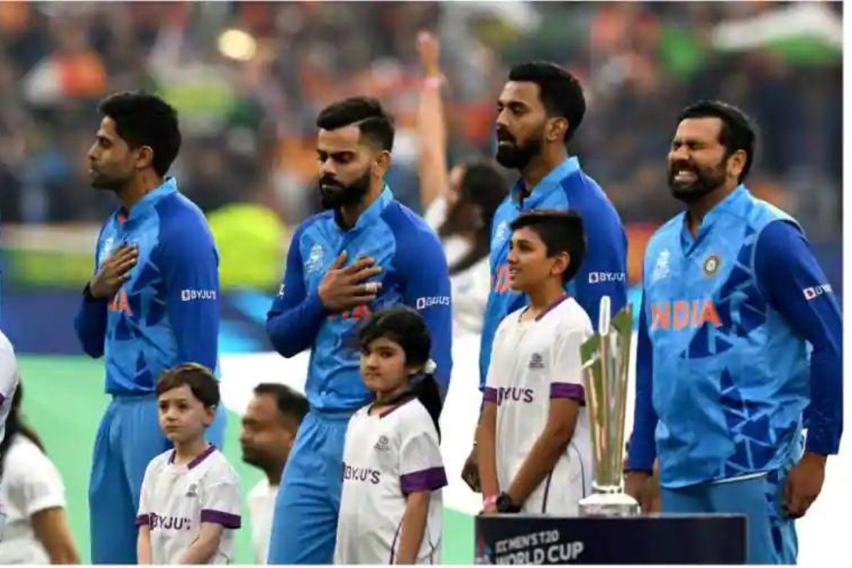 रोहित शर्मा झाला भावूक