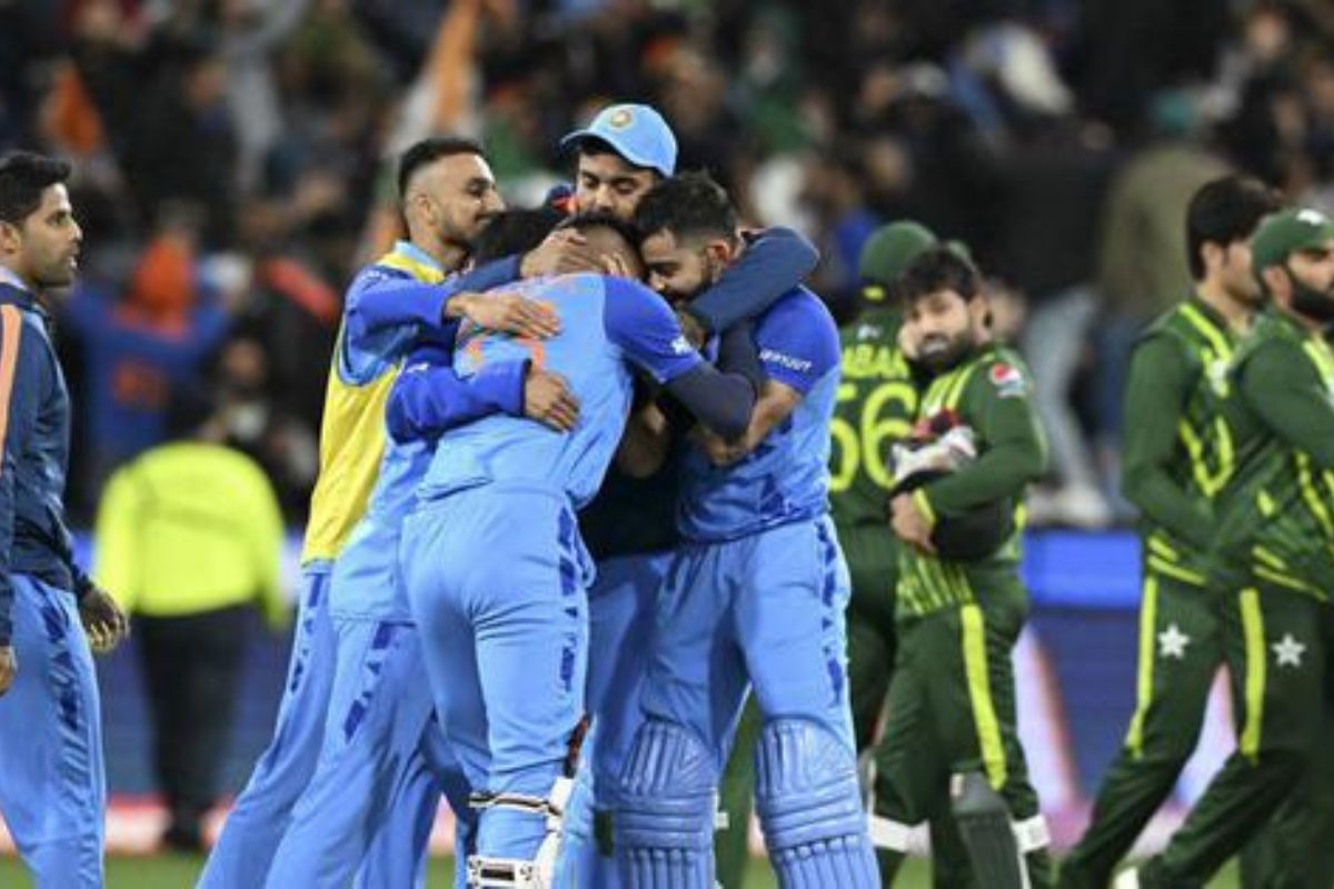 IND vs PAK : झाली रडायला सुरूवात! अंपायरच्या त्या निर्णयावर पाकिस्तानकडून आगपाखड