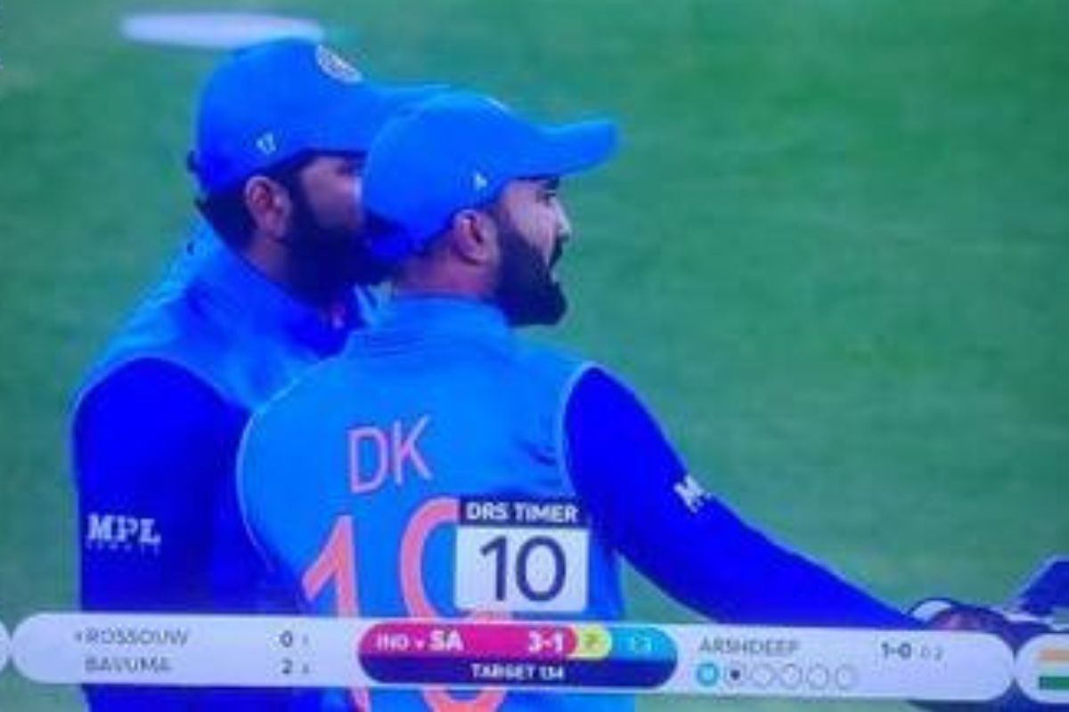 दिनेश कार्तिकचा अचूक निर्णय