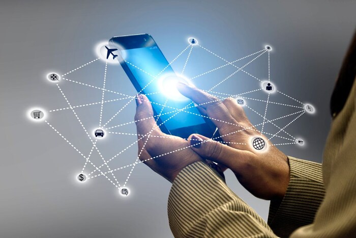 आजपासून देशभरात 5G सेवेचा शुभारंभ झाला. हायस्पीड इंटरनेटचा अनुभव घेण्यासाठी तुमच्याकडे 5G स्मार्टफोन असणे आवश्यक आहे. जर तुम्ही देखील एक बजेट फोन घेण्याच्या विचारात असाल तर तुमच्यासाठी आम्ही काही पर्याय घेऊन आलो आहोत. ज्यांची किंमत 20,000 रुपयांपेक्षा कमी असेल.