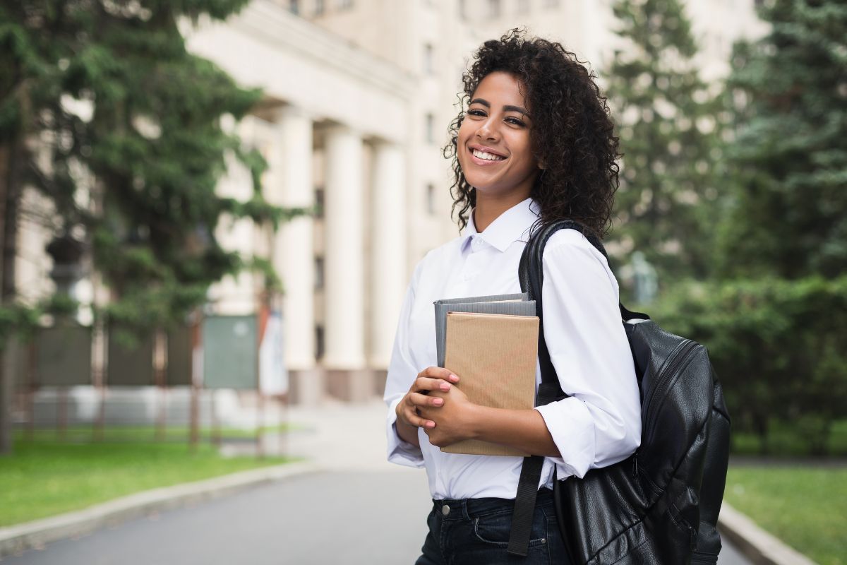 विद्यार्थ्यांसाठी गुडन्यूज! सरकार वाढवणार एज्युकेशन लोनचं लिमिट, 10 लाख रुपयांपर्यंत मिळणार कर्ज