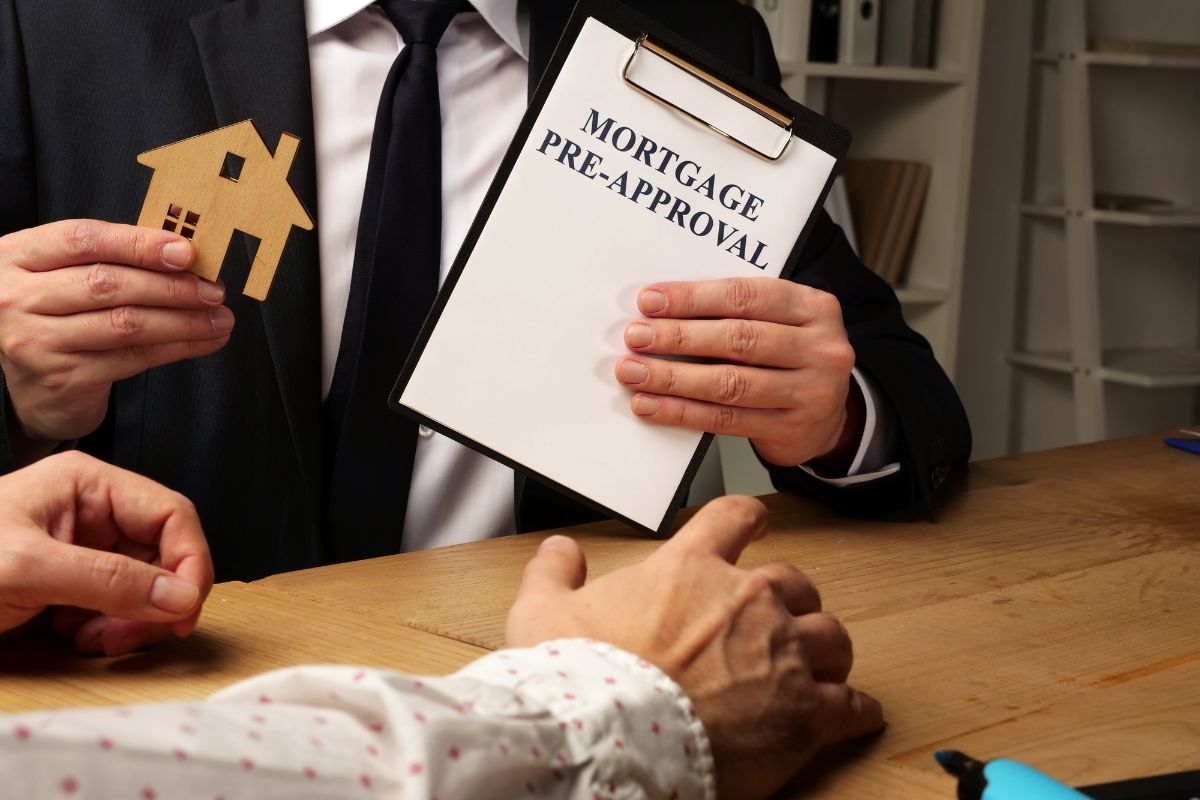 Personal Loan: प्री-अप्रूव्ह्ड पर्सनल लोनचे काय आहेत फायदे अन् ते कुणासाठी ठरू शकतं बेस्ट? वाचा तज्ज्ञांचं मत