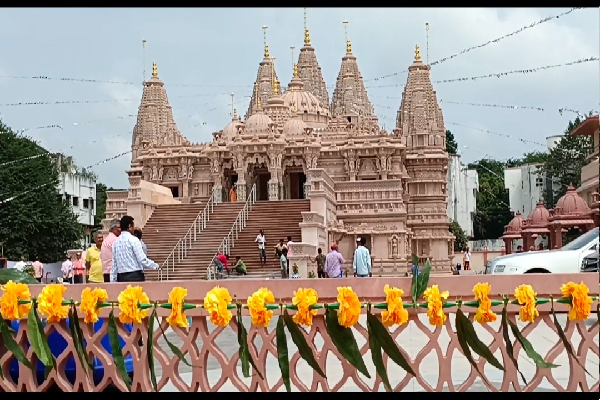 Nashik : स्वामी महाराजांच्या संकल्पनेतून उभं राहिलं मंदिर, पाहा निर्मितीची प्रेरणा Video