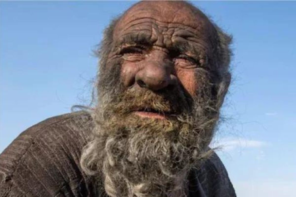 जगातल्या सगळ्यात अस्वच्छ माणसाने 50 वर्षांनी अंघोळ करताच गमावला जीव, नेमकं काय घडलं?