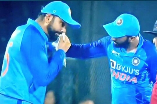 गुवाहाटी टी20त रोहितच्या नाकातून आलं रक्त