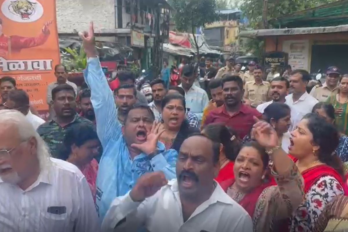 VIDEO: ठाकरे-शिंदे गट पुन्हा आमनेसामने; ठाण्यात शाखेच्या चावीवरुन राडा