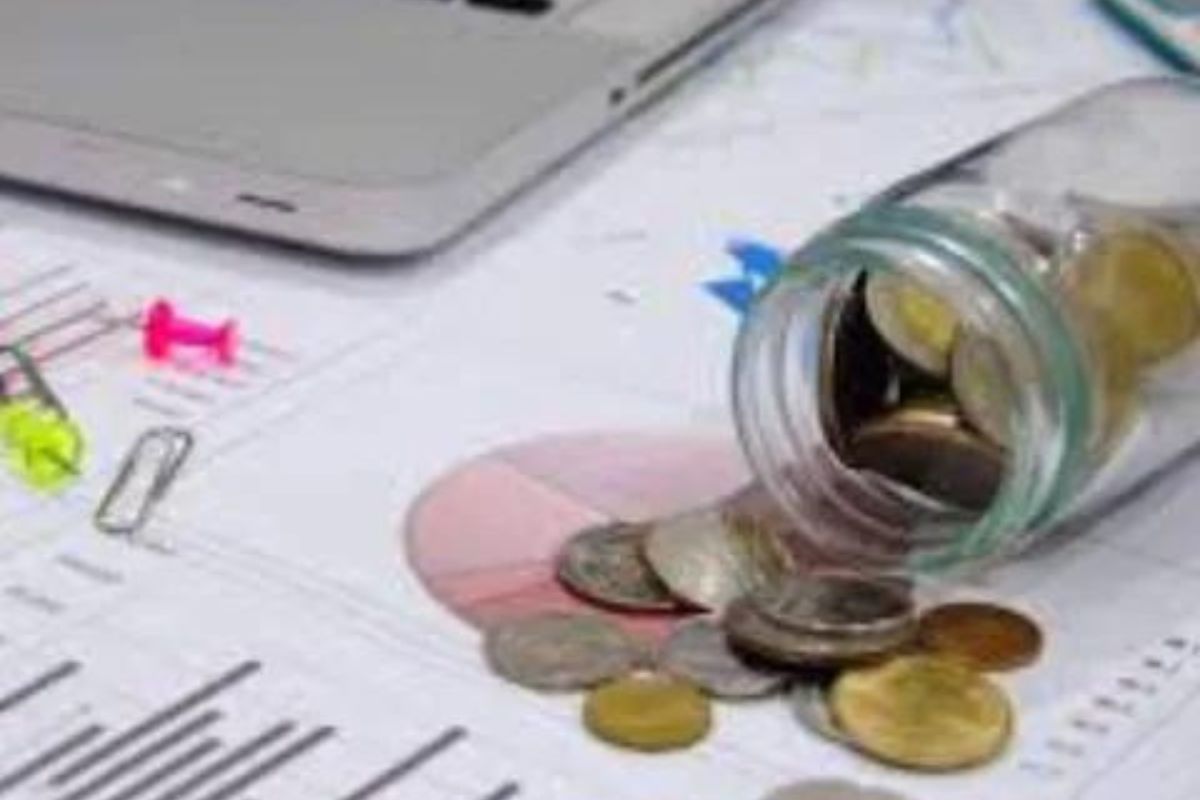 इक्विटी आणि डेट म्युच्युअल फंडमध्ये आहे 'हा' फरक; कशात गुंतवणूक करणं ठरेल फायद्याचं?