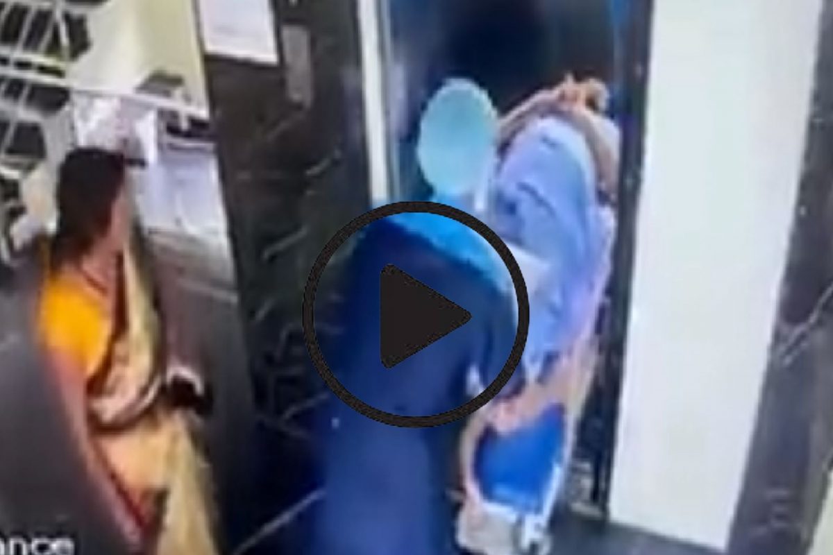 रुग्णाला नेताना अचानक तुटली लिफ्ट.