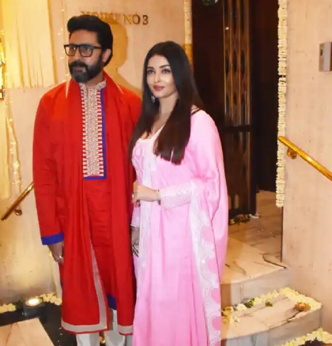  अभिनेता अभिषेक बच्चन आणि ऐश्वर्या राय बच्चन यांनीही मनीष मल्होत्राच्या पार्टीला हजेरी लावली होती. 