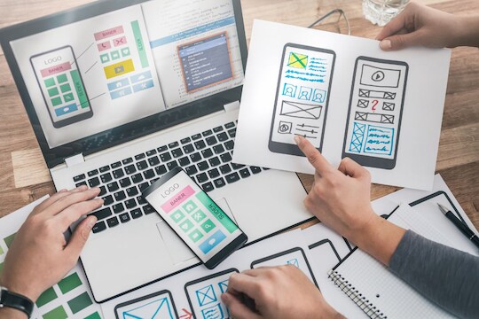 घरबल्या तुमच्या व्यवसायासाठी फ्रीमध्ये वेबसाइट, App बनवा