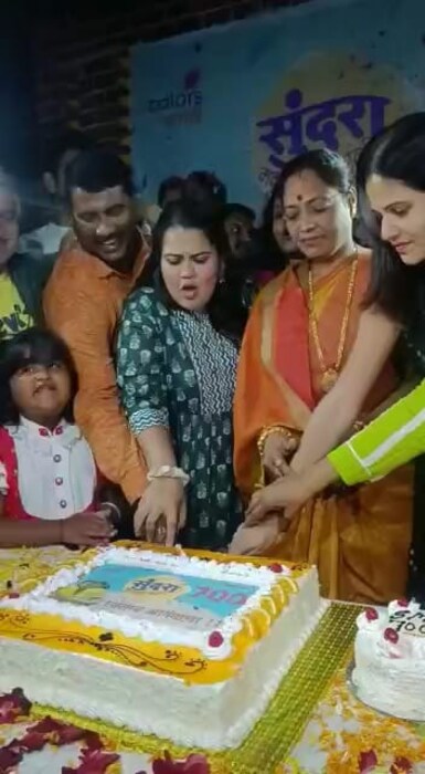 700 भागांच्या सेलिब्रेशनचे फोटो सोशल मीडियावर व्हायरल होत असून प्रेक्षकांनीही शुभेच्छा दिल्या आहेत.  