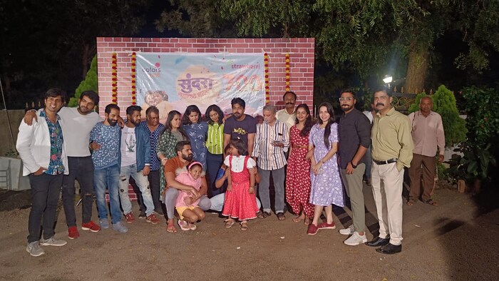 अभि आणि लतीची मुलगी दिसत जरी लति सारखी असली तरी तिची ध्येय अभ्यासारखीच आहेत.  