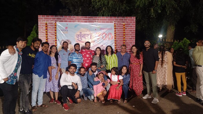 लती आणि अभ्याची जोडी प्रेक्षकांना विशेष आवडली.  मालिकेचं कथानकही प्रेक्षकांनी डोक्यावर घेतलं.  