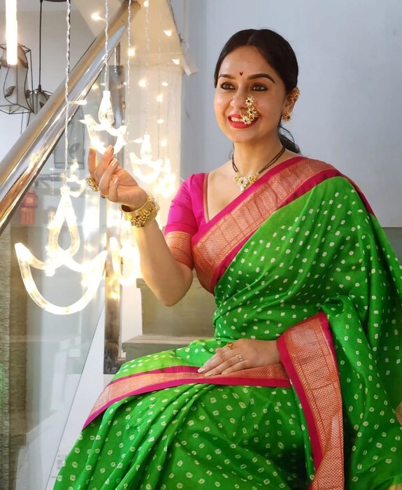  यंदाची दिवाळी अभिजित आणि सुखदासाठी फारच खास आहे. कारण हे दोघे आपल्या नव्या घरात पहिली दिवाळी साजरी करत आहेत. 