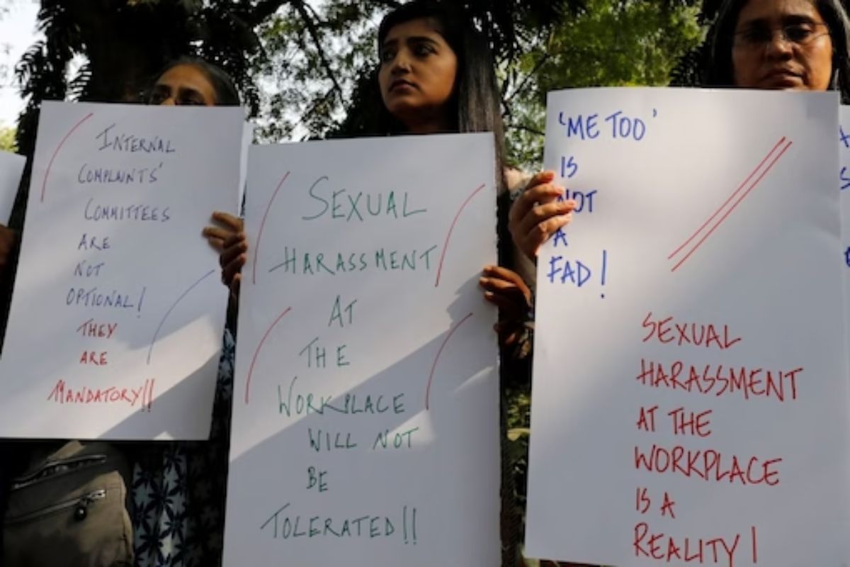 Exclusive : 'जॉब फॉर सेक्स' प्रकरणात IAS अधिकारी अडचणीत, आणखी एक महिला आली समोर