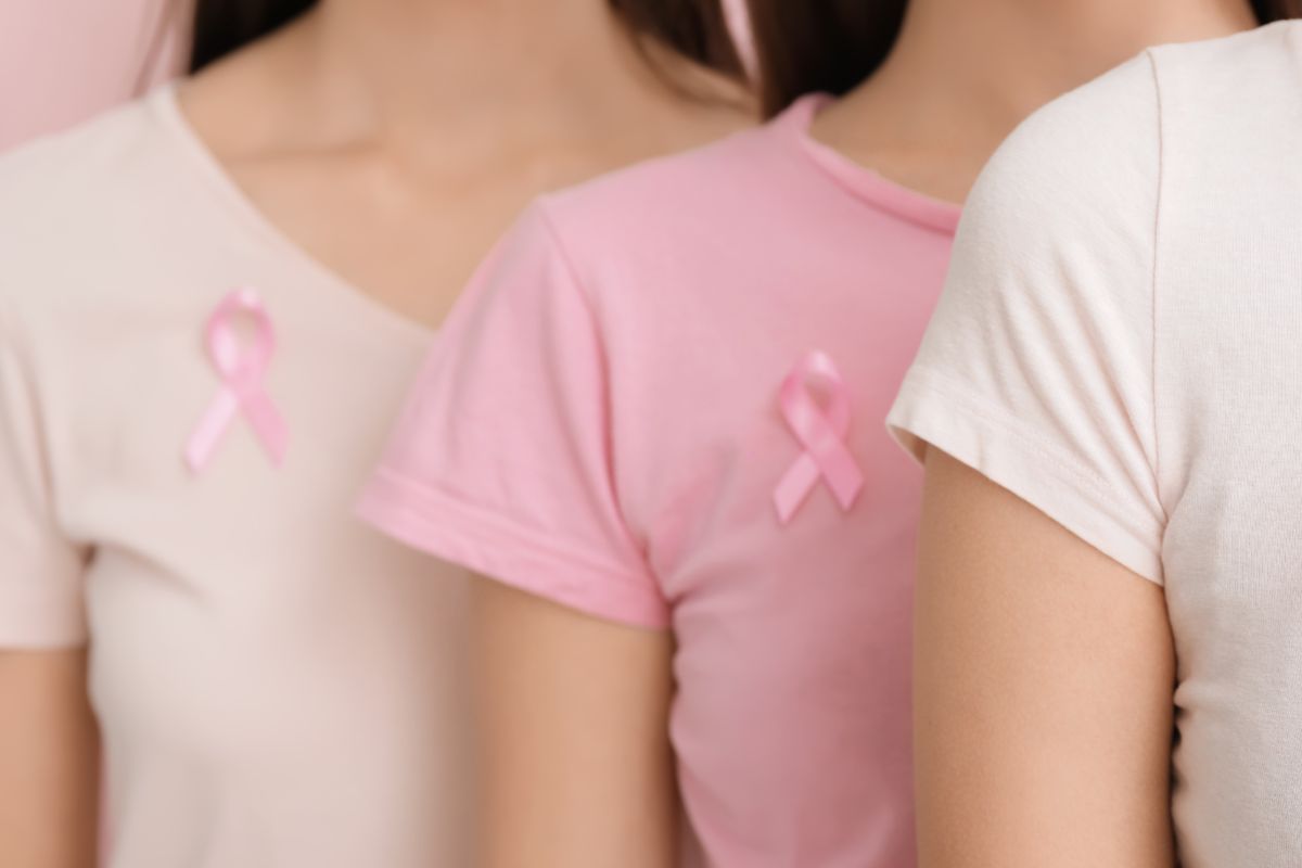Breast Cancer : फक्त 1 रुपयात ब्रेस्ट कॅन्सरवर उपचार; भारतीय डॉक्टरांनी केली कमाल