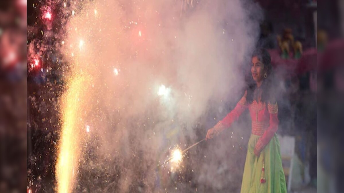 Diwali 2022 दिवाळीचा फटाक्यांशी संबंध कधी आणि कसा आला? फटाक्यांचा रंजक इतिहास News18 लोकमत
