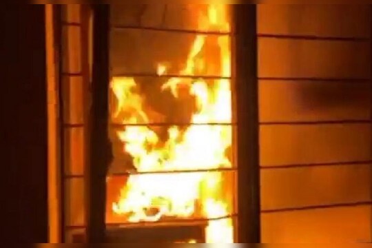 Dombivli Fire : पत्नीसह पोटच्या दोन मुलींना जिवंत जाळलं; तिघींचाही मृत्यू, डोंबिवलीतील घटनेनं खळबळ