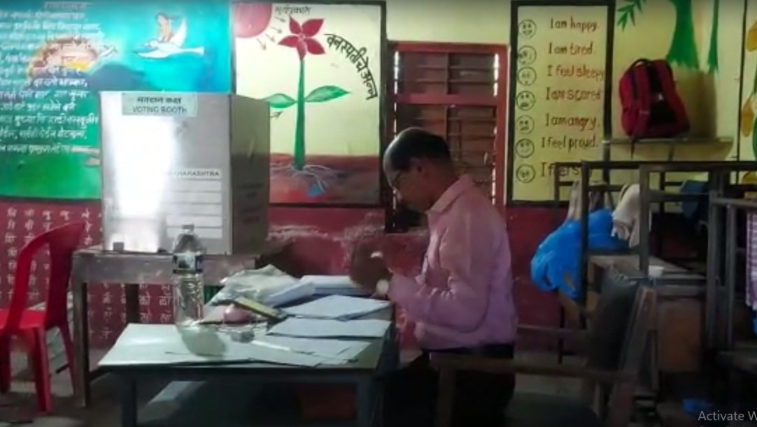 gram panchayat election : भावाच्या नावावर भावानेच केलं मतदान, वसईत प्रकार उघड