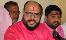 थापा आला आता एक 'खास माणूस' येणार, गुलाबराव पाटलांच्या वक्तव्याने ठाकरेंना धक्का थापा आला आता एक 'खास माणूस' येणार, गुलाबराव पाटलांच्या वक्तव्याने ठाकरेंना धक्का