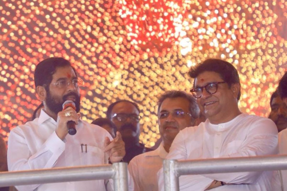 तुम्ही रात्री, अपरात्रीही भेटायला आला तरी आम्ही भेटणार, नाव न घेता मुख्यमंत्र्यांचा उद्धव ठाकरेंना टोला