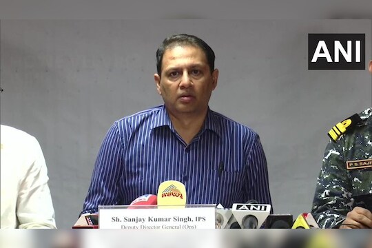 India Drugs Seized : भारतीय नौदलाची गुजरात आणि केरळमध्ये मोठी कारवाई, पाकिस्तानचा उधळला मोठा कट