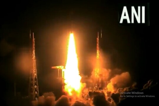  इस्रोने ग्लोबल कमर्शियल लॉन्च सव्हिस मार्केटमध्ये आपला प्रवेश नोंदवला आहे.