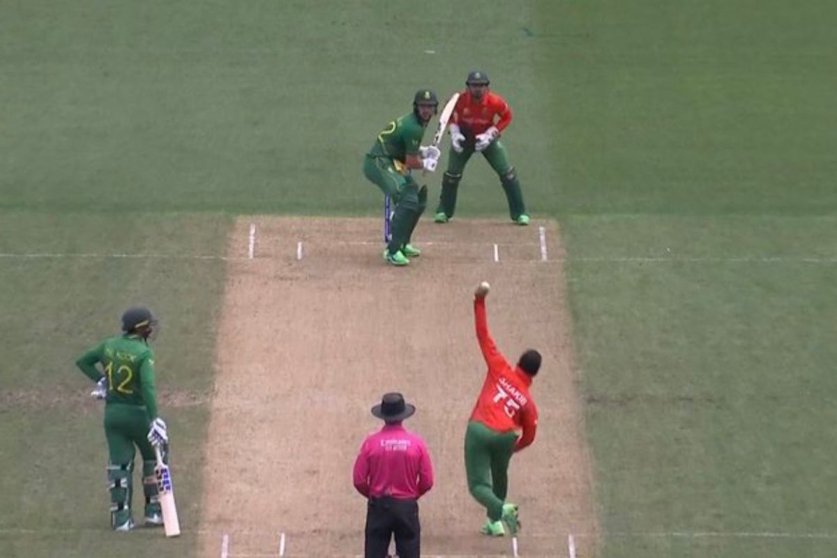 बांगलादेशला 5 धावांची पेनल्टी