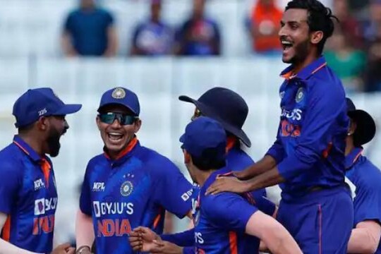 शाहबाज अहमदचं पदार्पण