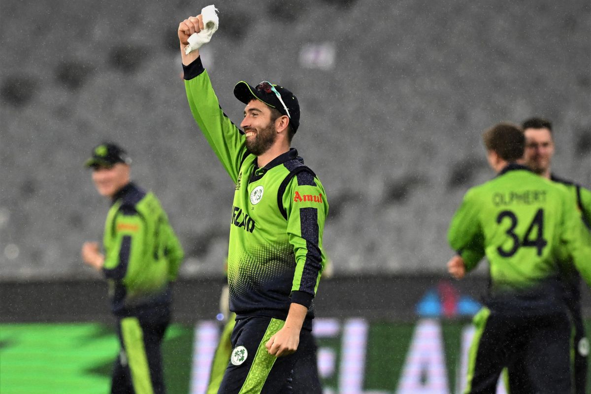 आयर्लंडचा इंग्लंडवर मोठा विजय