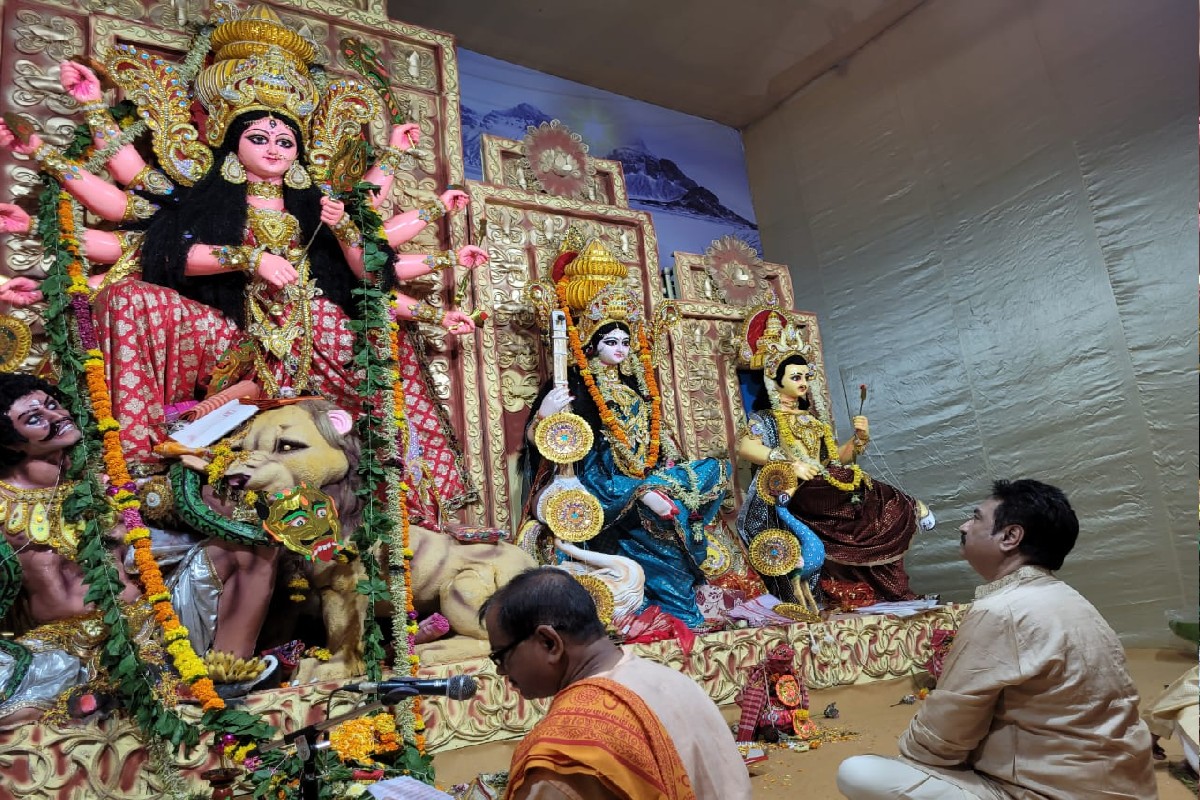 Navratri 2022 : कुमार सानू पहिल्यांदाच साजरी करतायत दुर्गापूजा, पाहा Exclusive Video