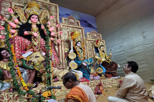 Navratri 2022 : कुमार सानू पहिल्यांदाच साजरी करतायत दुर्गापूजा, पाहा Exclusive Video