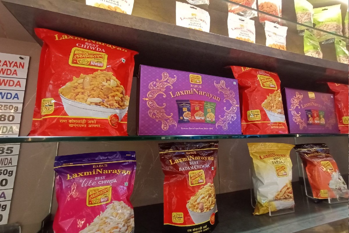 हातगाड्यावर सुरूवात झालेला 'लक्ष्मीनारायण चिवडा' कसा बनला जागतिक ब्रँड? पाहा Video