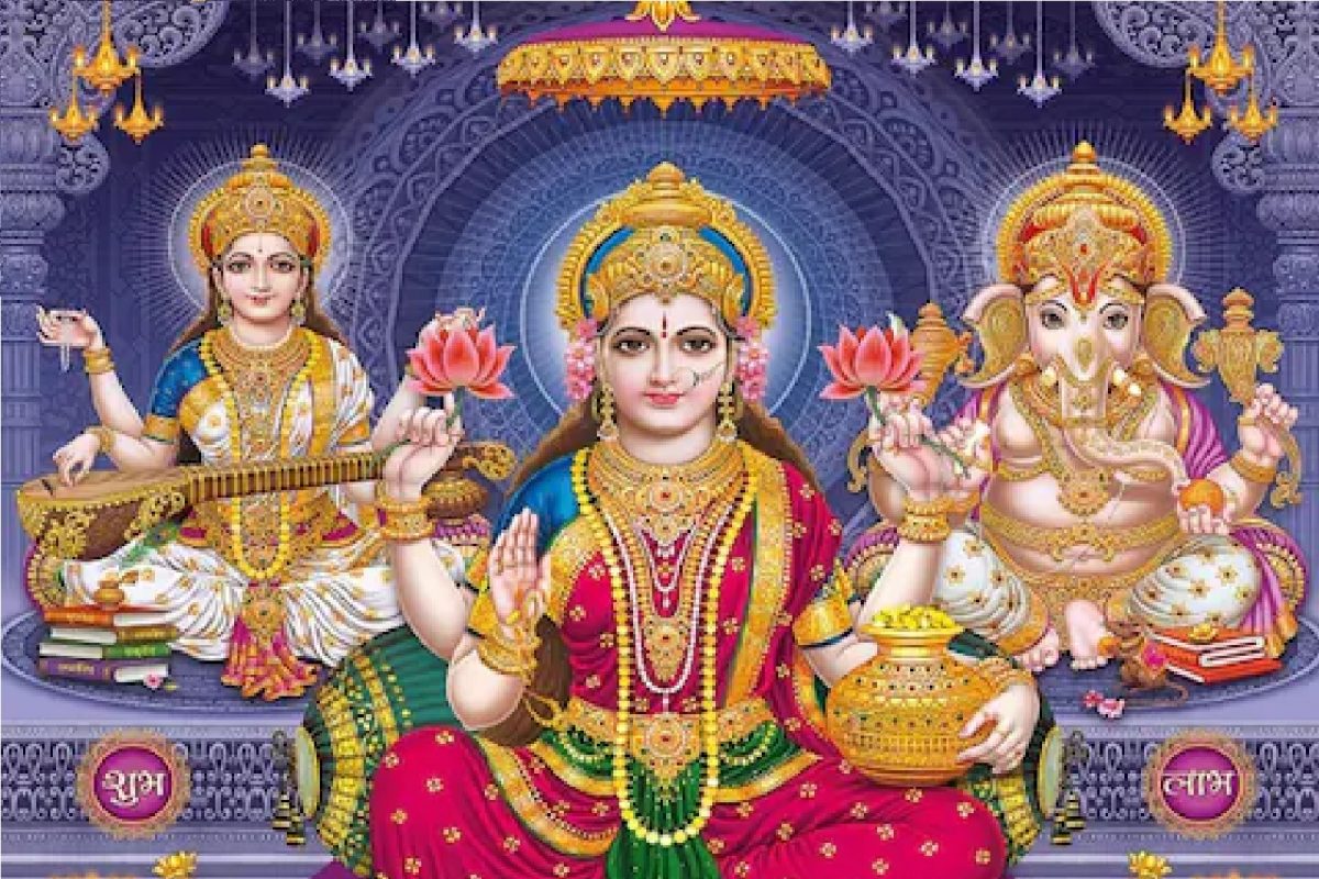 दिवाळीतील लक्ष्मीपूजनाची माहिती.