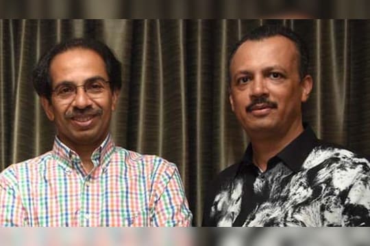 त्यामुळे मिलिंद नार्वेकर शिवसेनेत नाराज असल्याच्या बातमीला पूर्ण विराम मिळाल्याचं दिसून आलंय.