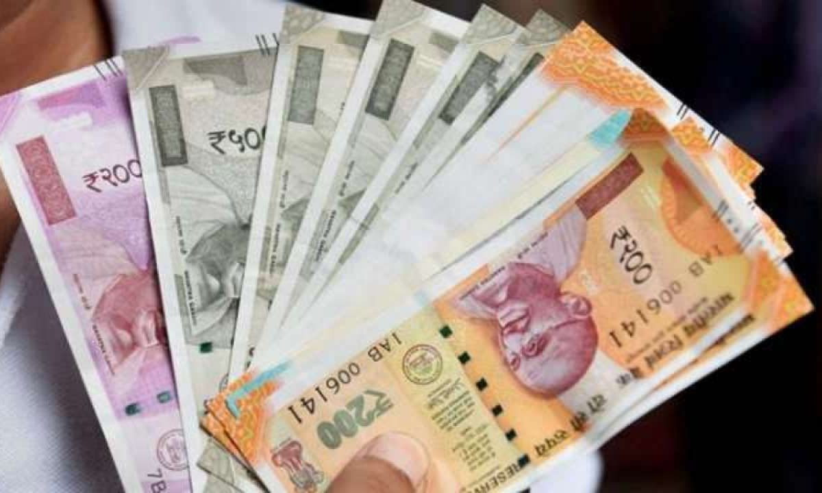 मुलीच्या भविष्याची आतापासून करा तरतूद, 'ही' सरकारी योजना देतेय बेस्ट रिटर्न