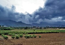 हुश्श् मान्सूनच्या परतीची एकदाची तारीख ठरली… पुढच्या दोन दिवसांत पाऊस थांबणार हुश्श् मान्सूनच्या परतीची एकदाची तारीख ठरली… पुढच्या दोन दिवसांत पाऊस थांबणार