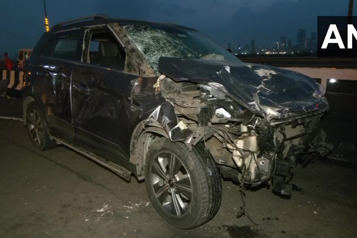 Mumbai Worli Accident : मुंबईत सी लिंकवर भीषण अपघाताचा अंगावर काटा आणणारा LIVE VIDEO