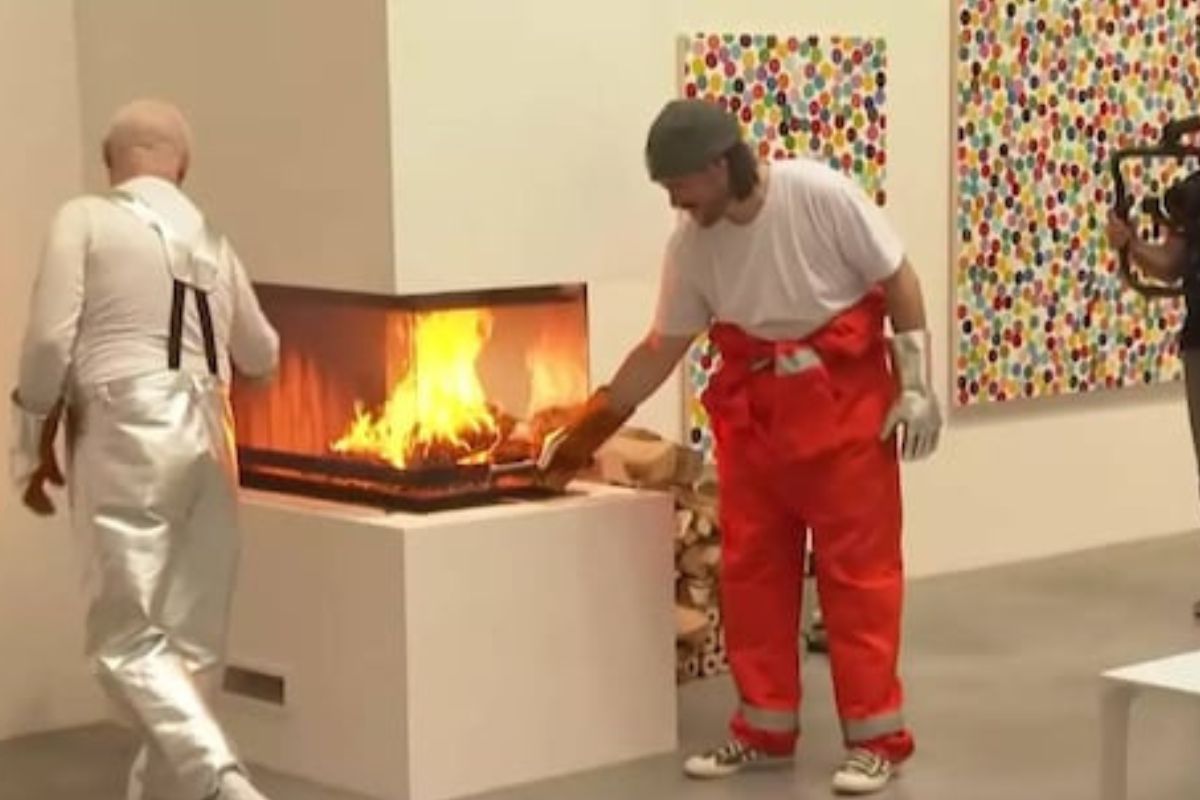 स्वत:च काढलेली 90 कोटींची पेंटिग कलाकाराने जाळली, कारण ऐकून हैराण व्हाल