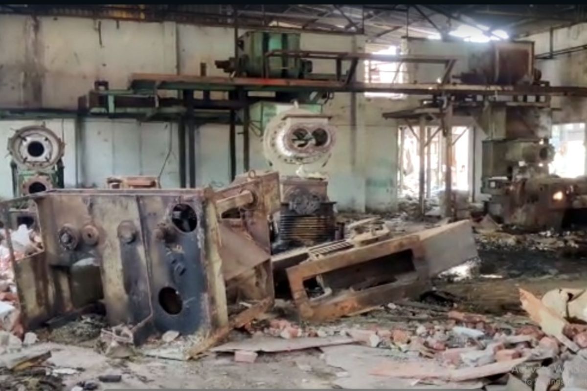 बंद कंपनीत चोरी करायला गेले अन् सिलेंडरचा झाला मोठा स्फोट