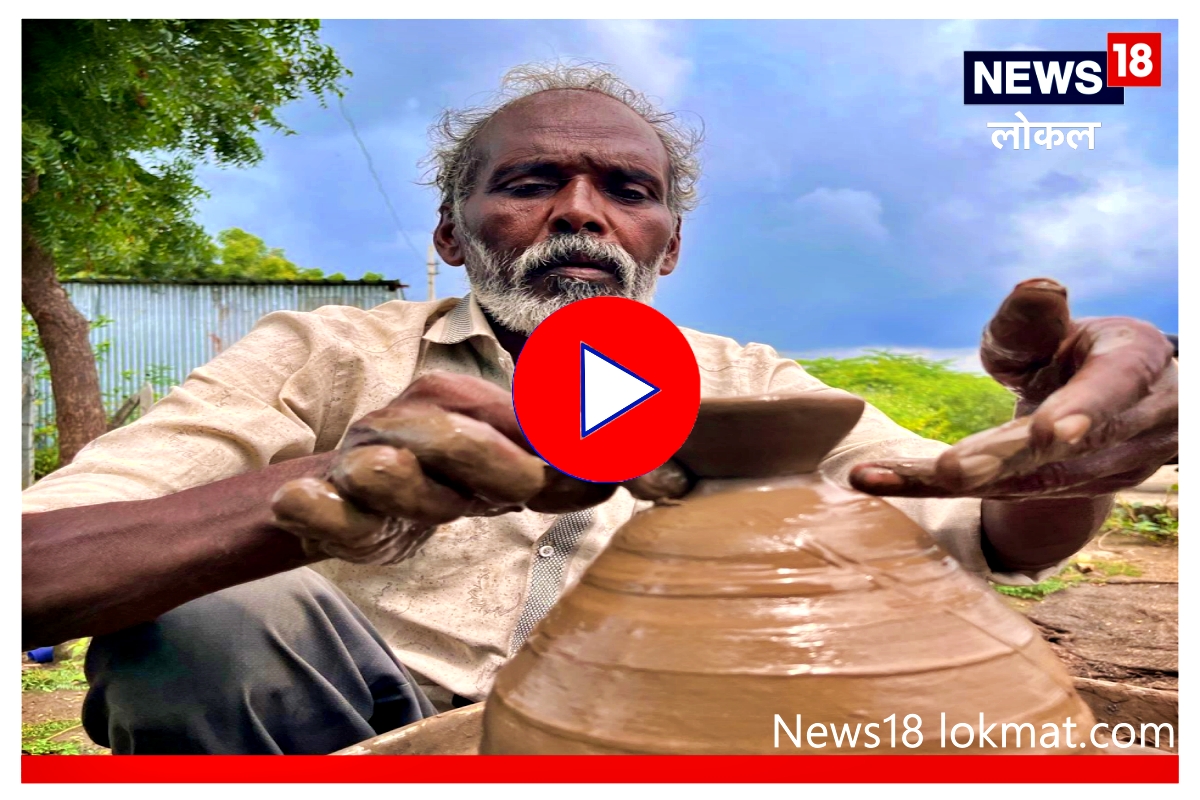 फिरत्या चाकावरती मातीला आकार, दिवाळीसाठी घ्या आकर्षक पणत्या! पाहा Video