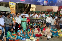पुण्यात आता आंदोलनही 'चुलीवरचं', राष्ट्रवादीच्या महिलांनी रस्त्यावर बनवला फराळ पुण्यात आता आंदोलनही 'चुलीवरचं', राष्ट्रवादीच्या महिलांनी रस्त्यावर बनवला फराळ