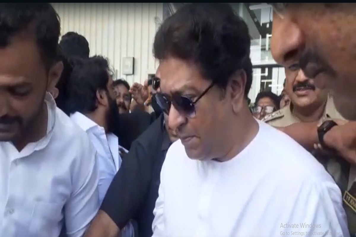 मनसेचे अध्यक्ष राज ठाकरे आज कुटुंबीयांसह साईदर्शनला आले आहे. कोरोनामुळे दोन वर्ष शिर्डीला येता आले नव्हते